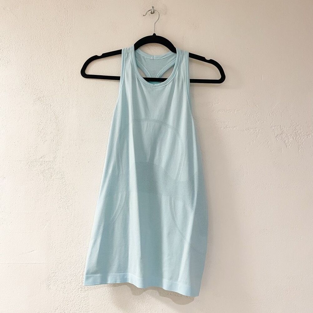 Lululemon Swifty Tech Racerback Tank Top in Blue Stripe Size 8